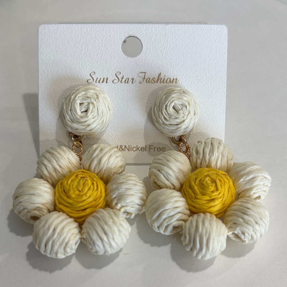 Ready for Spring with these adorable earrings